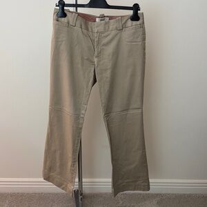 Banana Republic “The Logan Fit” Tan Women's pants. Size 8P. New without tags!